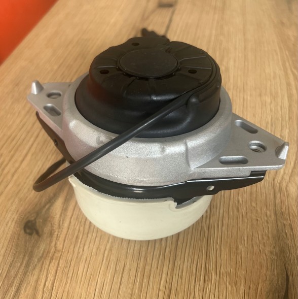 Китай ПОДУШКА ДВИГУНА ПРАВА MERCEDES A1662406917