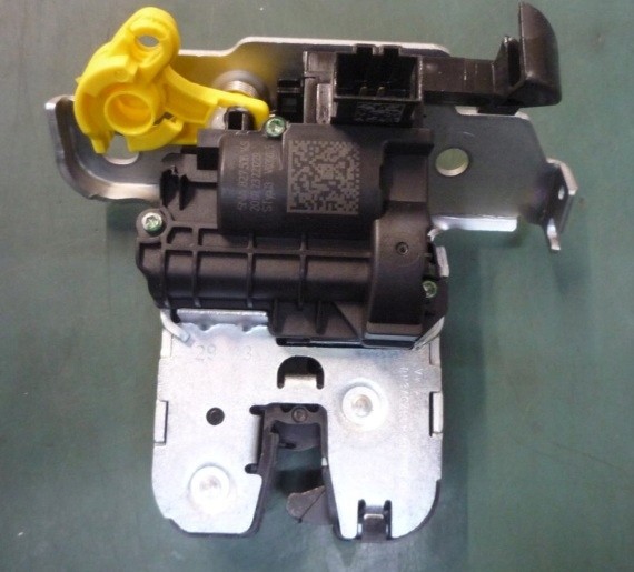 Volkswagen OE ЗАМОК ДОТЯГУВАННЯ ЗАСЛІНКИ VW TOURAN II 5TA 24R 5TA827887B 5TA827887 5NA827506A