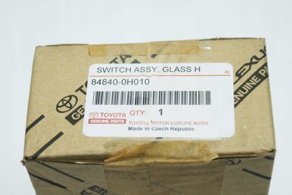 Toyota OE 84840-0H010 Мікростик заслінки багажника OE Toyota Aygo II 05/2014- KGB40,PAB40