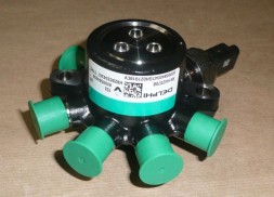Renault OE 8200584034 інжекторна планка