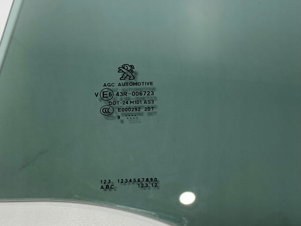 Peugeot OE ВІКНО ЛІВА ЗАДНЯ PEUGEOT 2008 2017- 9678175380