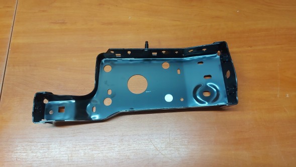 Toyota OE SU001-B5420 PROACE 16- КРОНШТЕЙН СТОЯК ПОСИЛЕННЯ РЕМІНЬ ПЕРЕДНІЙ ЛІВИЙ TOYOTA PROACE 16-