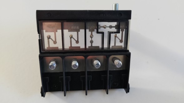 Mitsubishi OE WB/8571A003 Mitsubishi outlander клема акумулятора плюс запобіжники комплектні