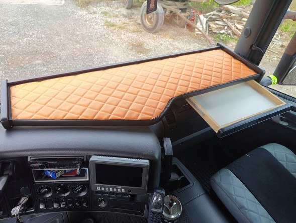 MKM Sc d z sz 2009 2016 ПОЛИЦЯ КОКПІТ СТОЛ SCANIA R/G/P 2009-2016