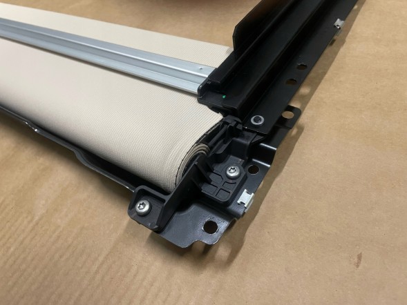 Alfa Romeo OE 77367754 ALFA ROMEO GIULIA ЗАДУВКА ЗАДНЯ СОЛЯРНА ДАХОВА БЕЖЕВА OEM