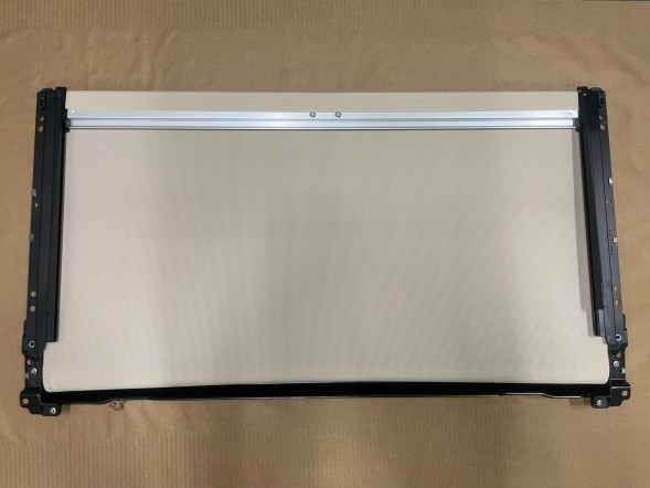 Alfa Romeo OE 77367754 ALFA ROMEO GIULIA ЗАДУВКА ЗАДНЯ СОЛЯРНА ДАХОВА БЕЖЕВА OEM