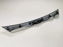 Suzuki OE 83941-54P10-000 OE SUZUKI VITARA III 3 15R- НАКЛАДКА ПЛАСТИНА ЗАДНЬОЇ КРИШКИ БАГАЖНИКА 83941-54P10-000