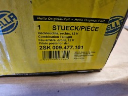 Hella 2SK 009 477-101 Ліхтар задній правий hella 2sk 009477101