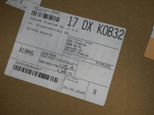 BMW OE BMW F95 F96 G06 DEKOR LISTWA OSŁONA KONSOLI ŚRODKOWEJ PIANO BLACK 8745282 51168745282 Декоративна накладка на центральну консоль BMW F95 F96 G06 PIANO BLACK 8745282