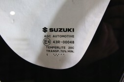 Suzuki OE uz17985 mhmTEL: 886283293 Заднє праве скло кузова, боковина, крило Suzuki SX-4 S-cross 2013-22