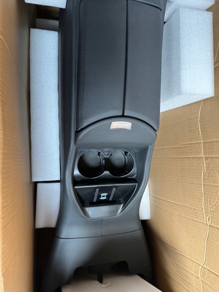 PELOPTICAR A448810 ПІДЛІКТНИК ЦЕНТРАЛЬНИЙ ТУНЕЛЬ ВІДДІЛЕННЯ З ХОЛОДИЛЬНИКОМ MERCEDES V КЛАС W447 14-20