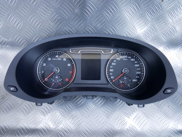 Audi OE Licznik zegary 8U0920940B AUDI Q3 8U0 2.0 TFSI Лічильник годинників 8U0920940B AUDI Q3 8U0 2.0 TFSI