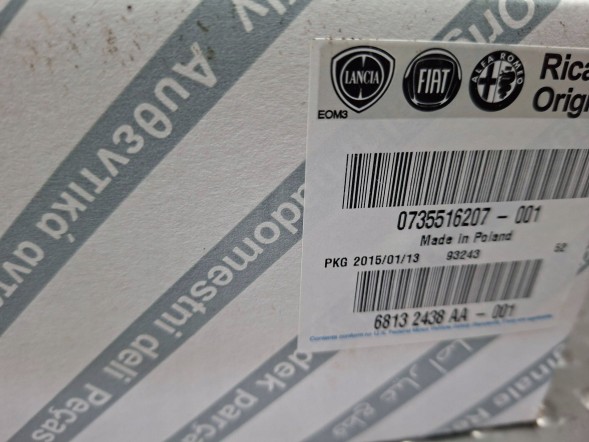 Fiat OE S26337873 ХРОМОВАНА НАКЛАДКА КЛАПАНА 0735516207 FIAT 500 2007-