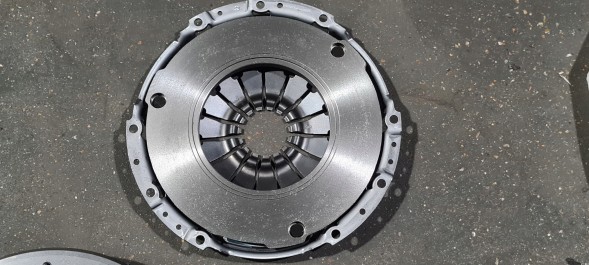 Nissan OE 12310-4BB0A / 12310-4BB0B Комплект зчеплення Nissan OE для європейських легкових автомобілів
