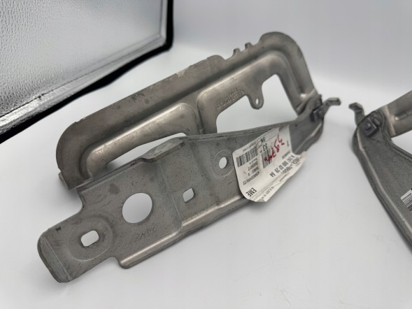 Mercedes-Benz OE A247880022864. A247880012864. Zawiasy maski glb W247 MERCEDES GLB X247 A2478800228 A2478800128 ЗАВІСА КАПОТА ЛІВА ПРАВА
