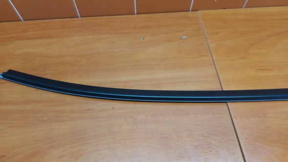 Toyota OE 56153-12030 COROLLA E21 УЩІЛЬНЮВАЧ ЛОБОВОГО СКЛА ПЕРЕДНІЙ TOYOTA COROLLA E21 СЕДАН