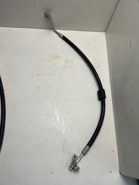Volkswagen OE ТРУБА КОНДИЦІОНЕРА AUDI 8W0816741C