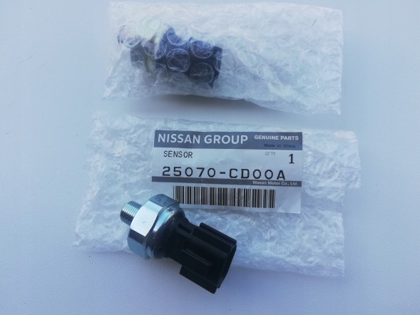 Nissan OE Nissan заводська комплектація 25070-CD00A czujnik, ciśnienie oleju