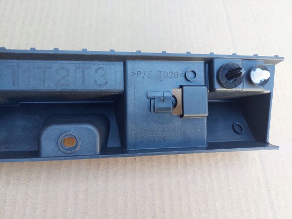 Renault OE 764594124R GTECH RENAULT MEGANE E-TECH МОНТАЖНА ПЛАНКА ПОРОГА 764594124R