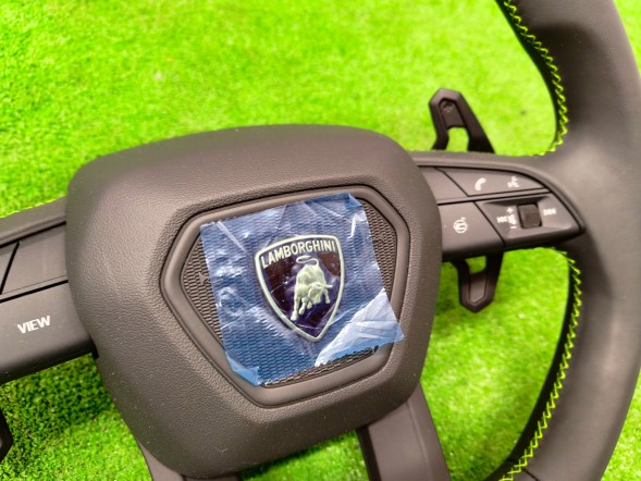 Lamborghini OE URUS KIEROWNICA MIRTEX ZIELONA NIĆ LAMBORGHINI URUS КЕРМО ЛОПАТКИ ЗЕЛЕНА НИТКА