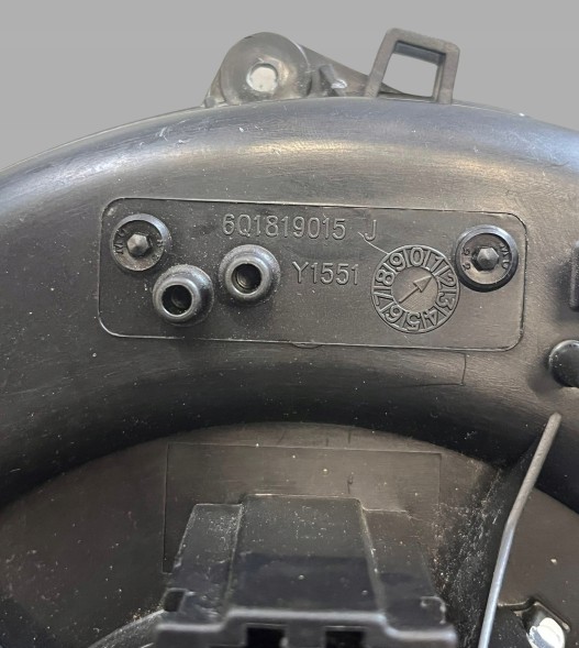 Volkswagen OE 6Q1819015J 6Q1 819 015 J Повітродувка VW 6Q1819015J