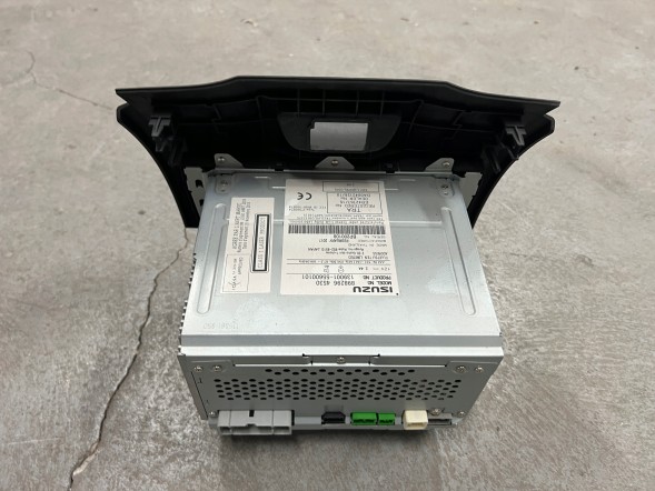 Isuzu OE 8982964530 Панель / CD/DVD/GPS автомагнітола Isuzu D-Max