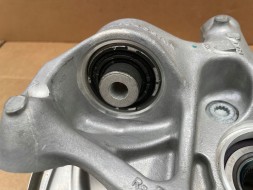 Audi OE 8W0505435AA TYŁ LEWY AUDI A4 B9 LIFT NOWA Цапфа (поворотний кулак) задньої осі ЛІВА AUDI A4 B9 LIFT / Фейсліфт AUDI A5 8W0505435AA НОВА