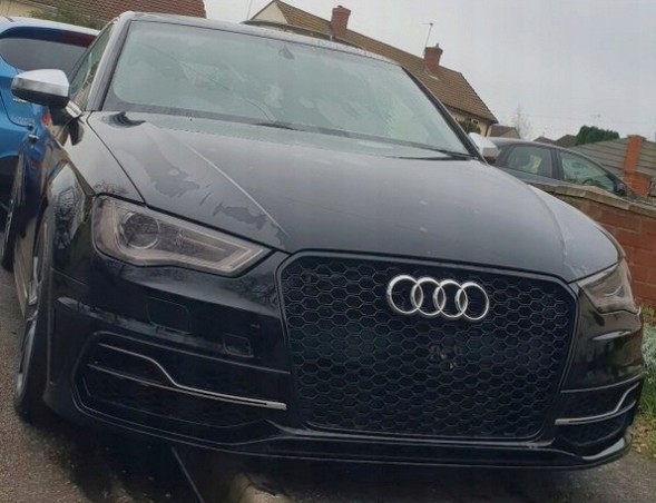 Китай Grill Plaster Miodu Audi A3 8V 2012-2016 Решітка радіатора Audi A3 8V 2012-2016 стільники чорний глянець RS накладка бампера
