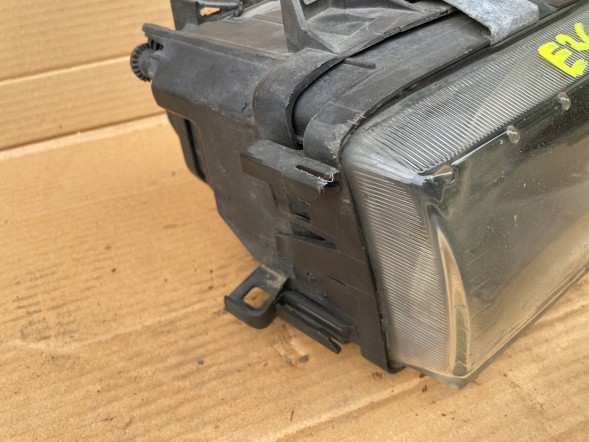 BMW OE Reflektory lampy przednie BMW e36 BOSCH soczewki Лампа права передня bmw e36 купе кабріолет седан універсал zkw ліфт європа