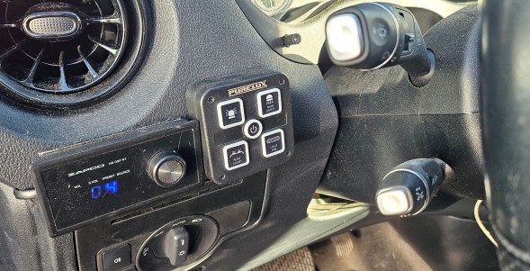 PURELUX Mini Panel Sterowania 4 Przyciski 12V 24V Kontroler LED Off Road HS15739-17511 PURELUX Міні-панель керування 4 кнопки 12В 24В контролер LED для позашляховиків