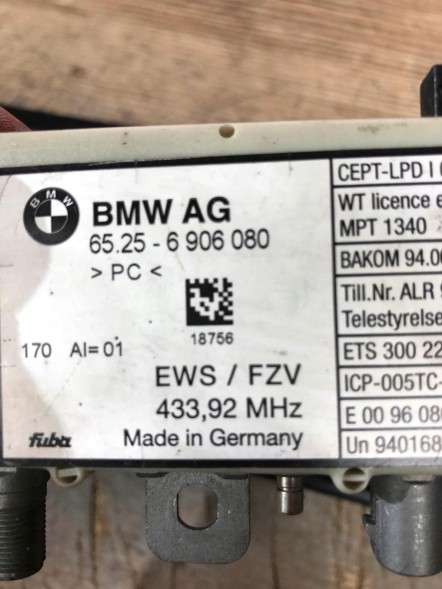 BMW OE ПІДСИЛЮВАЧ РАДІОСИГНАЛУ BMW 6906080
