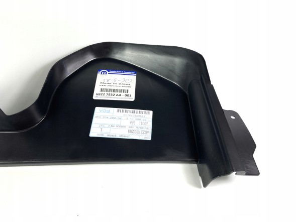 68227832AA MOPAR - права направляюча повітря Dodge Durango 2014-20