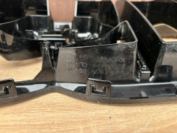 Maserati OE 607167501 ORG MASERATI GRECALE V6 НОВА ФІГУРА ГРИЛЬ 607167501 BLATR130