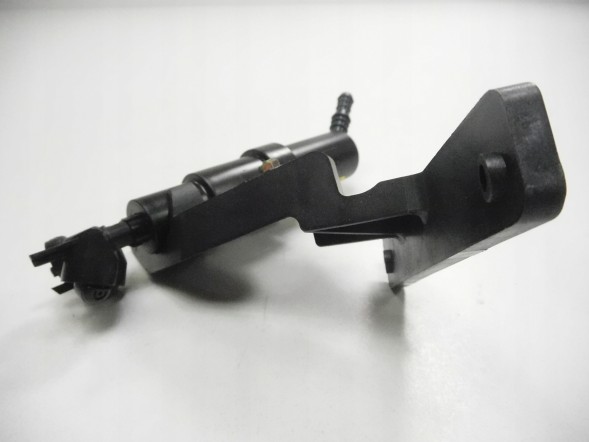 Ford OE 1346677 Форсунка омийника фар - права сторона ford mondeo oe 1346677