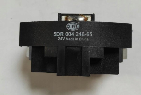 Китай N1-3712-H Регулятор напруги 28В HELLA 5DR 004 246-651