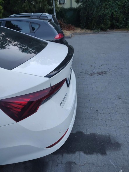Китай SKODA OCTAVIA 4 LOTKA SPOILER DOKŁADKA TYLNA CZARNY POŁYSK Задній спойлер чорний глянець Skoda Octavia 4