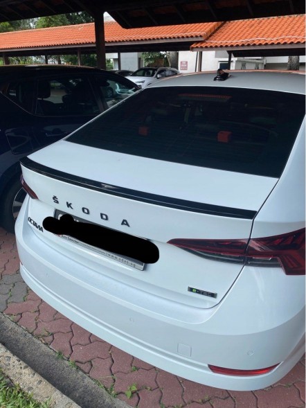 Китай SKODA OCTAVIA 4 LOTKA SPOILER DOKŁADKA TYLNA CZARNY POŁYSK Задній спойлер чорний глянець Skoda Octavia 4