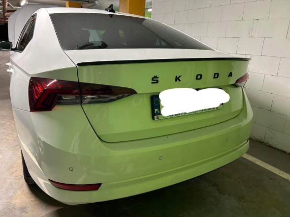 Китай SKODA OCTAVIA 4 LOTKA SPOILER DOKŁADKA TYLNA CZARNY POŁYSK Задній спойлер чорний глянець Skoda Octavia 4