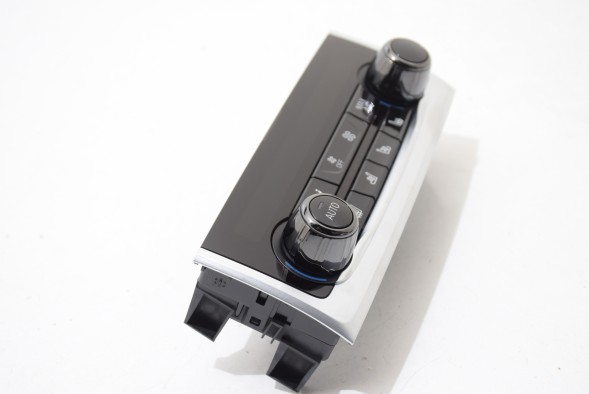 BMW OE 6999388 BMW Aplikacja ceramiczna panel BMW 7 G11 G12 Панель клімату для задньої частини центральної консолі, кераміка, вентиляція