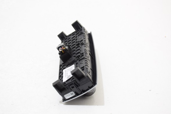 BMW OE 6999388 BMW Aplikacja ceramiczna panel BMW 7 G11 G12 Панель клімату для задньої частини центральної консолі, кераміка, вентиляція