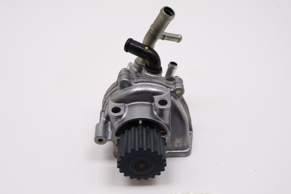 Mazda OE MAZDA 3,5,6 2.0D ВОДЯНИЙ НАСОС FF8G-15-010A