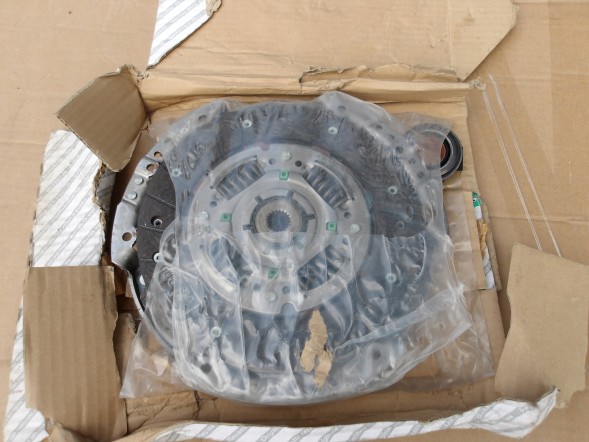 Fiat OE 71794718 71769758 FIAT PANDA 169 FIAT 500 1.3 JTD ЗАВОДСЬКИЙ КОМПЛЕКТ ЗЧЕПЛЕННЯ. NT ДЛЯ МАЛОГО ПІДШИПНИКА