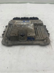 Renault OE KOMPUTER 0281013018 8200635663 КОМП'ЮТЕР ДВИГУНА 2.5DCI RENAULT MASTER II OPEL MOVANO 0281013018 8200635663