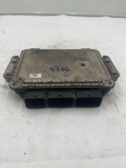 Renault OE KOMPUTER 0281013018 8200635663 КОМП'ЮТЕР ДВИГУНА 2.5DCI RENAULT MASTER II OPEL MOVANO 0281013018 8200635663