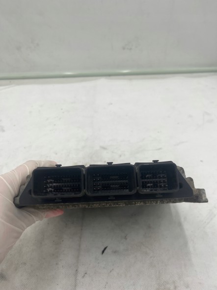 Renault OE KOMPUTER 0281013018 8200635663 КОМП'ЮТЕР ДВИГУНА 2.5DCI RENAULT MASTER II OPEL MOVANO 0281013018 8200635663