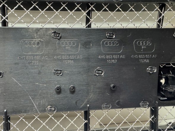 Audi OE 4H0853651AC 4H0853651AD 4H0853651AE 4H0853651AF JAN БАРБЕКЮ ПЕРЕДНІЙ ATRAPA Audi A8 D4 Lift 4H0, V12 - АСО НОВА OE