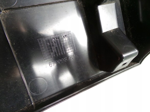 Maserati OE 670099549 Базовий номерний знак США маленький Maserati Ghibli LIFT