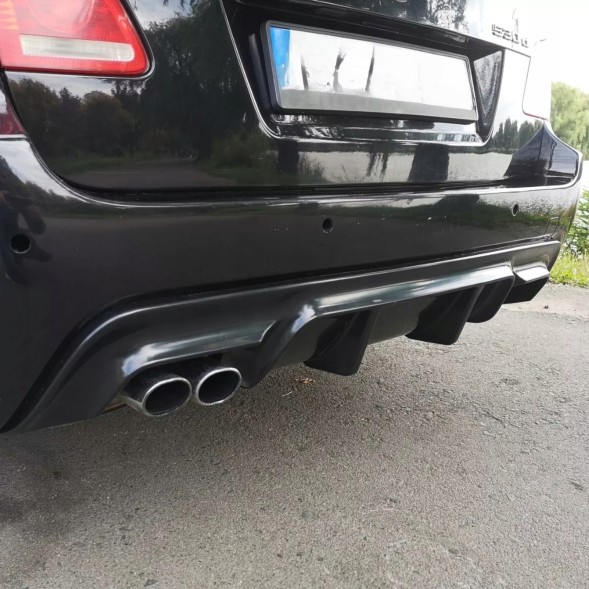 Китай Dyfuzor Dokładka BMW E60 E61 M Pakiet Дифузор BMW E60 E61 M Pakiet Накладка заднього бампера Чорний глянець Спойлер