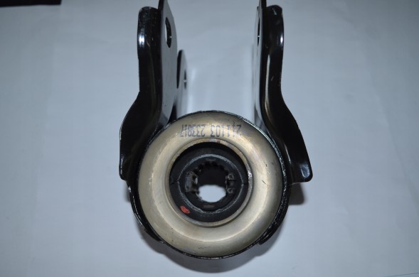 Volvo OE 31387572 Volvo oe 31387572 втулка маятника права сторона