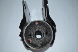 Volvo OE 31387572 Volvo oe 31387572 втулка маятника права сторона